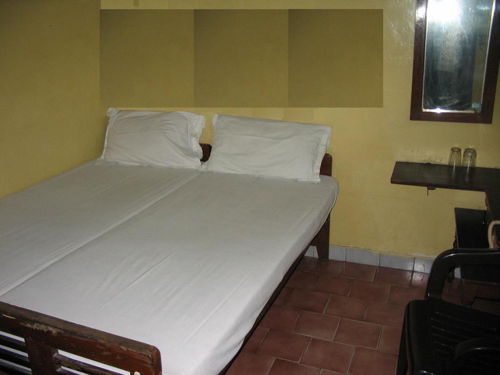 Vasantha Lodge Purasawalkam צ'נאי חדר תמונה